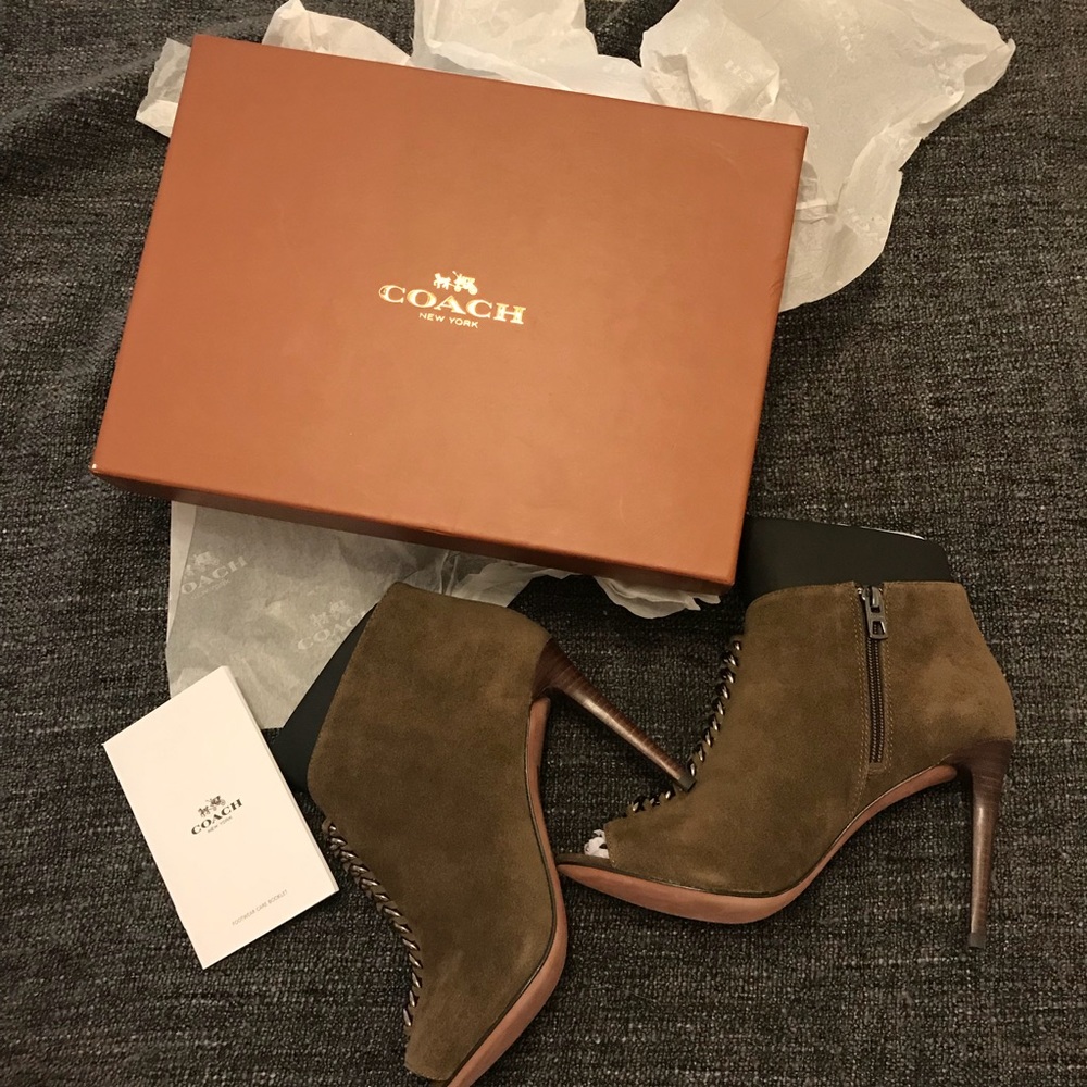 BRAND NEW Hunter Green Coach Peeptoe Heel Booties